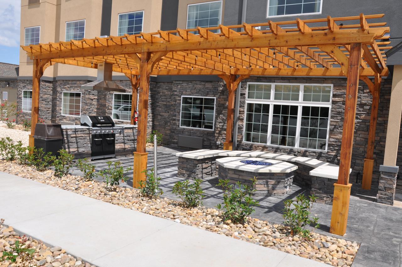 Microtel Inn & Suites By Wyndham Lubbock Exterior photo