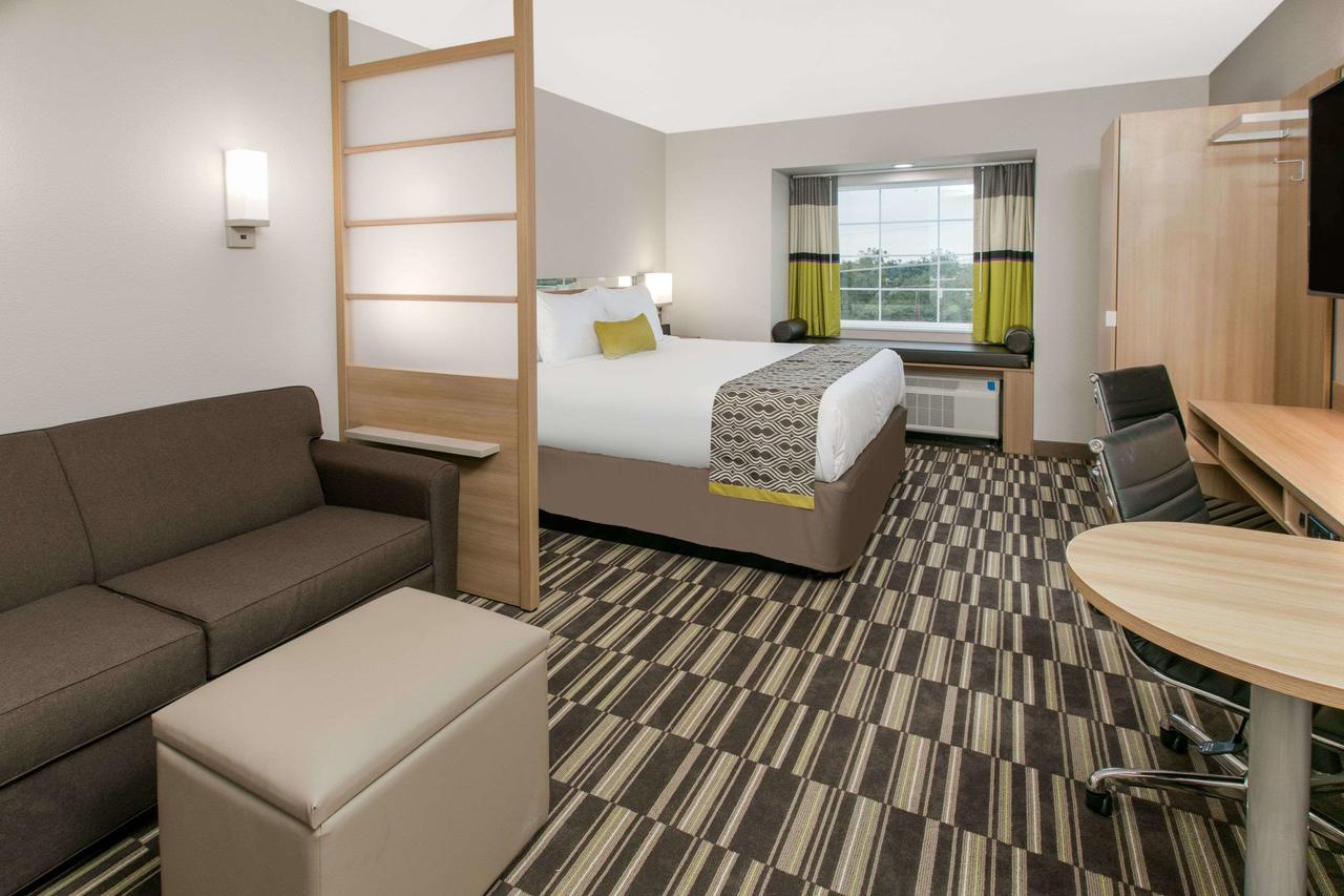 Microtel Inn & Suites By Wyndham Lubbock Exterior photo